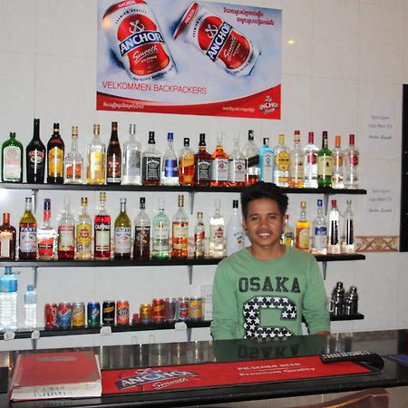 Riverside Backpackers Phnom Penh Dış mekan fotoğraf