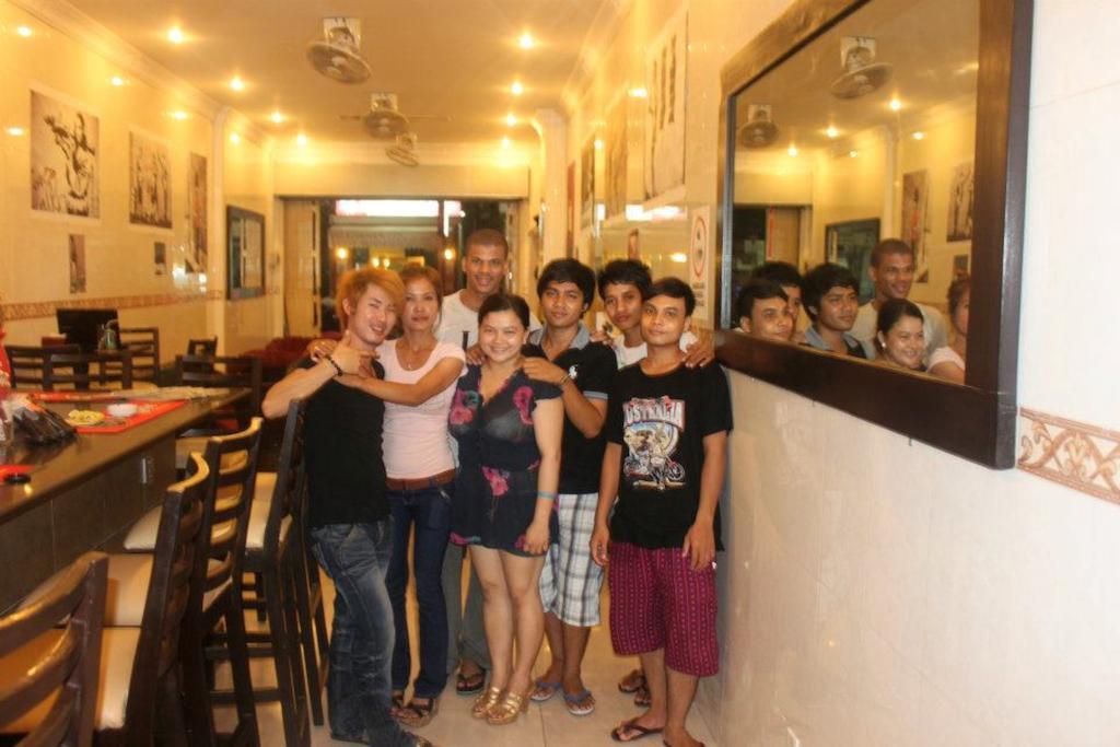 Riverside Backpackers Phnom Penh Dış mekan fotoğraf