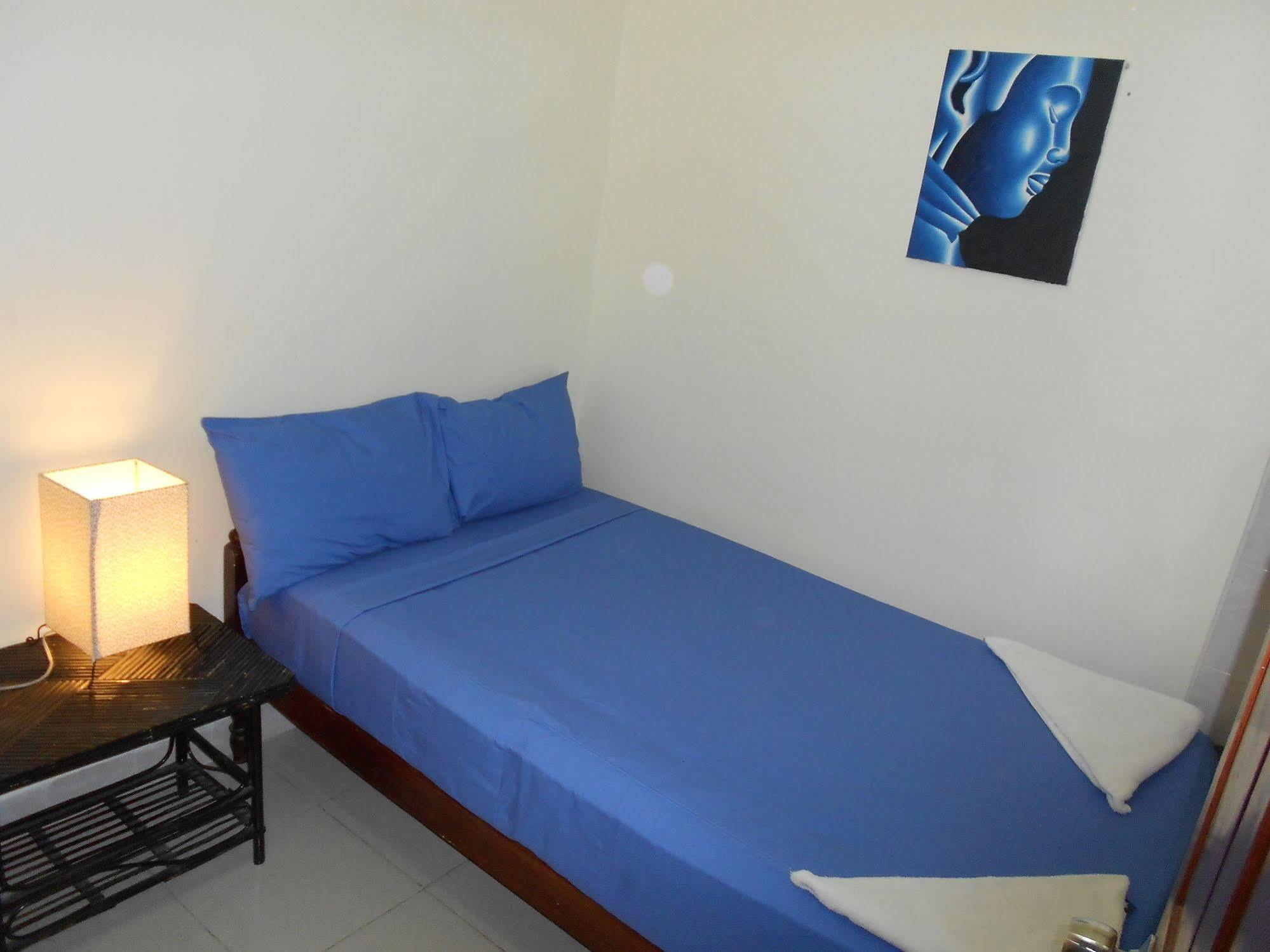 Riverside Backpackers Phnom Penh Dış mekan fotoğraf