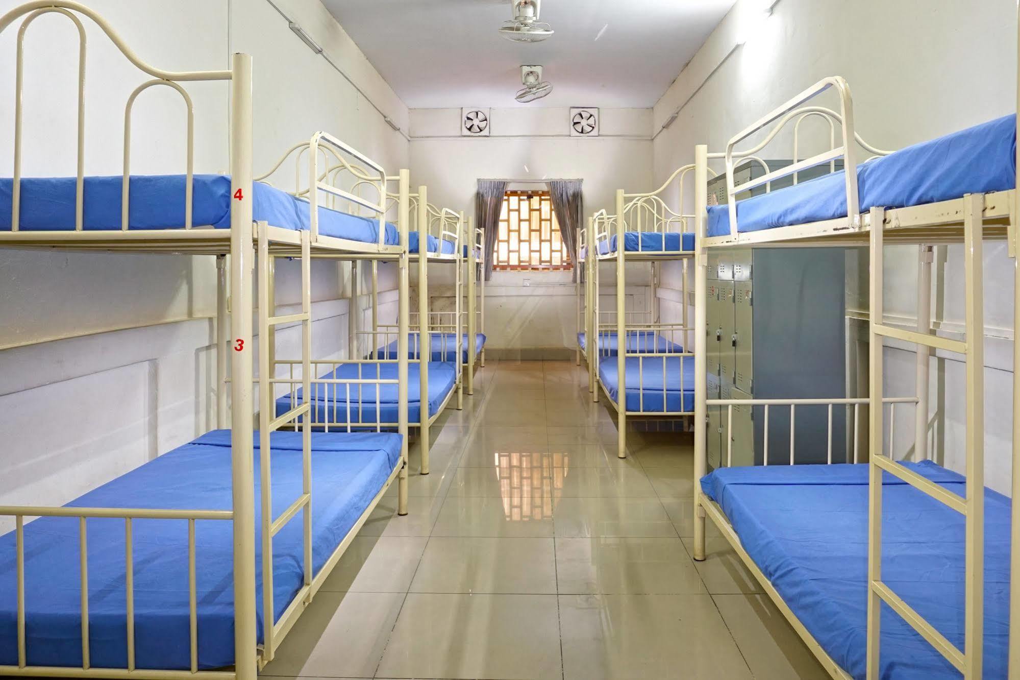 Riverside Backpackers Phnom Penh Dış mekan fotoğraf