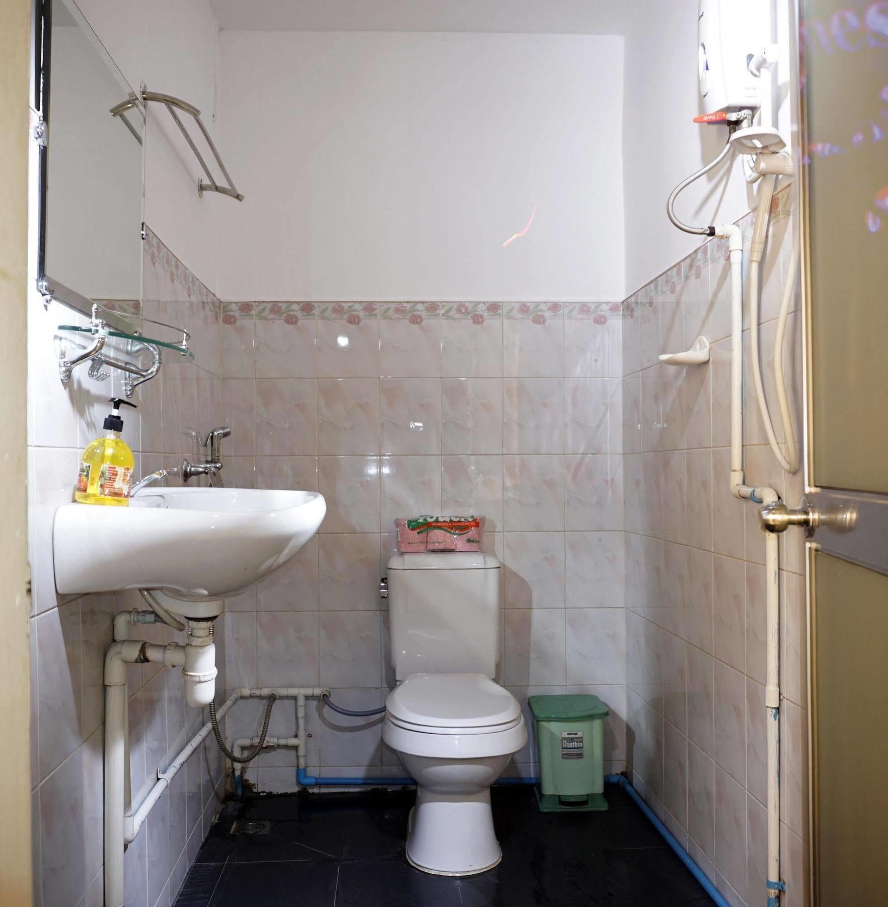 Riverside Backpackers Phnom Penh Dış mekan fotoğraf