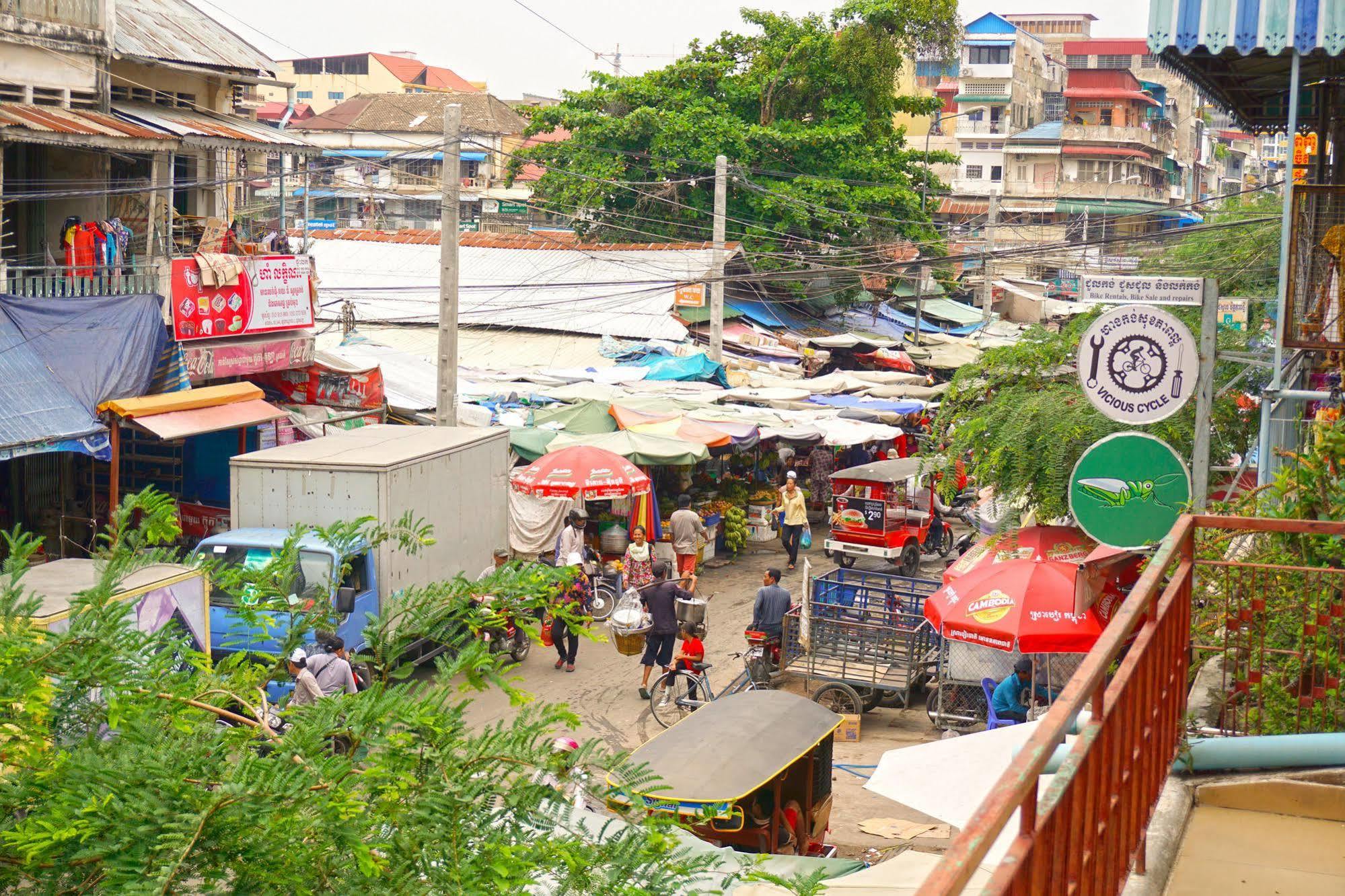 Riverside Backpackers Phnom Penh Dış mekan fotoğraf