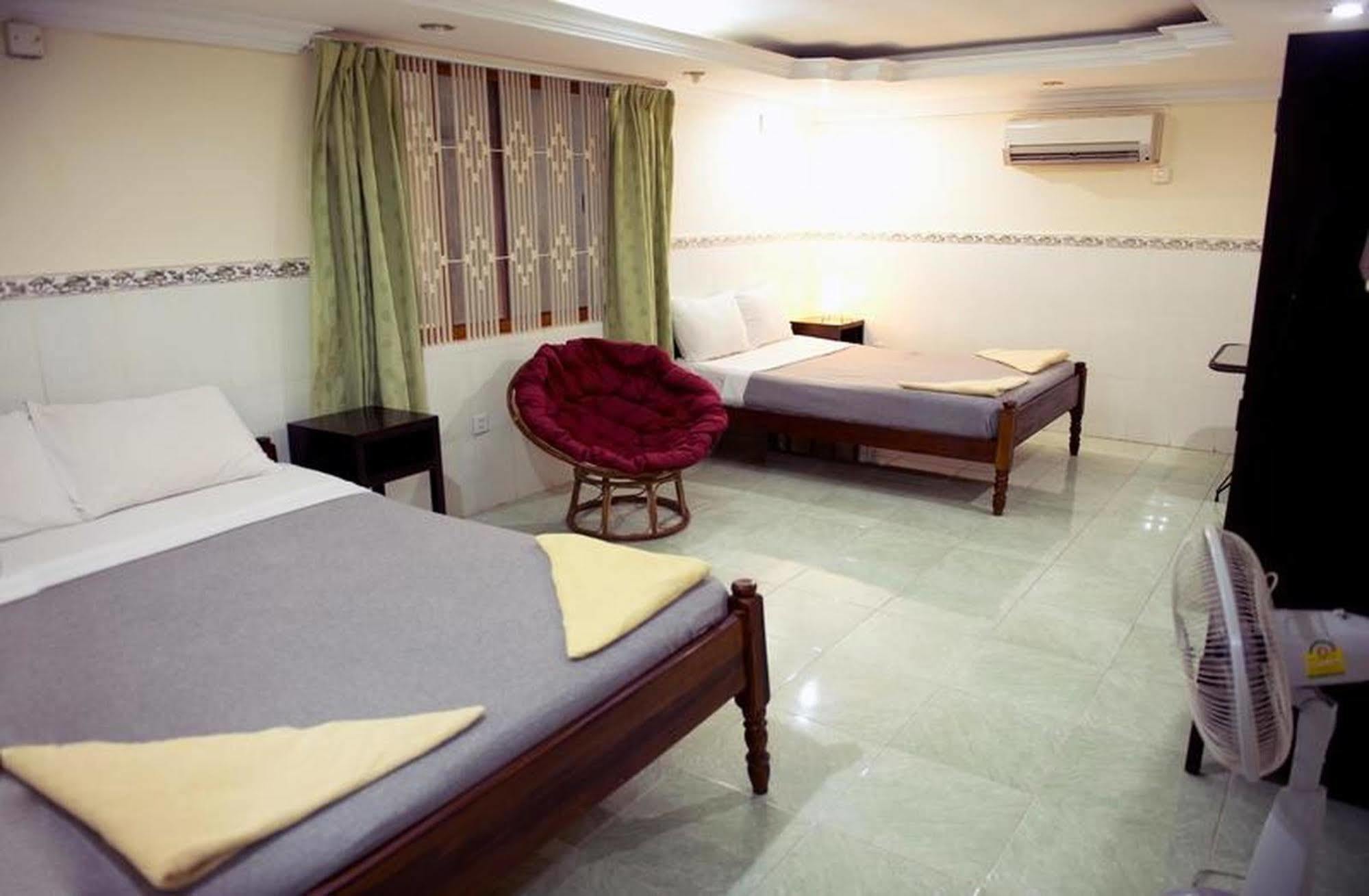 Riverside Backpackers Phnom Penh Dış mekan fotoğraf
