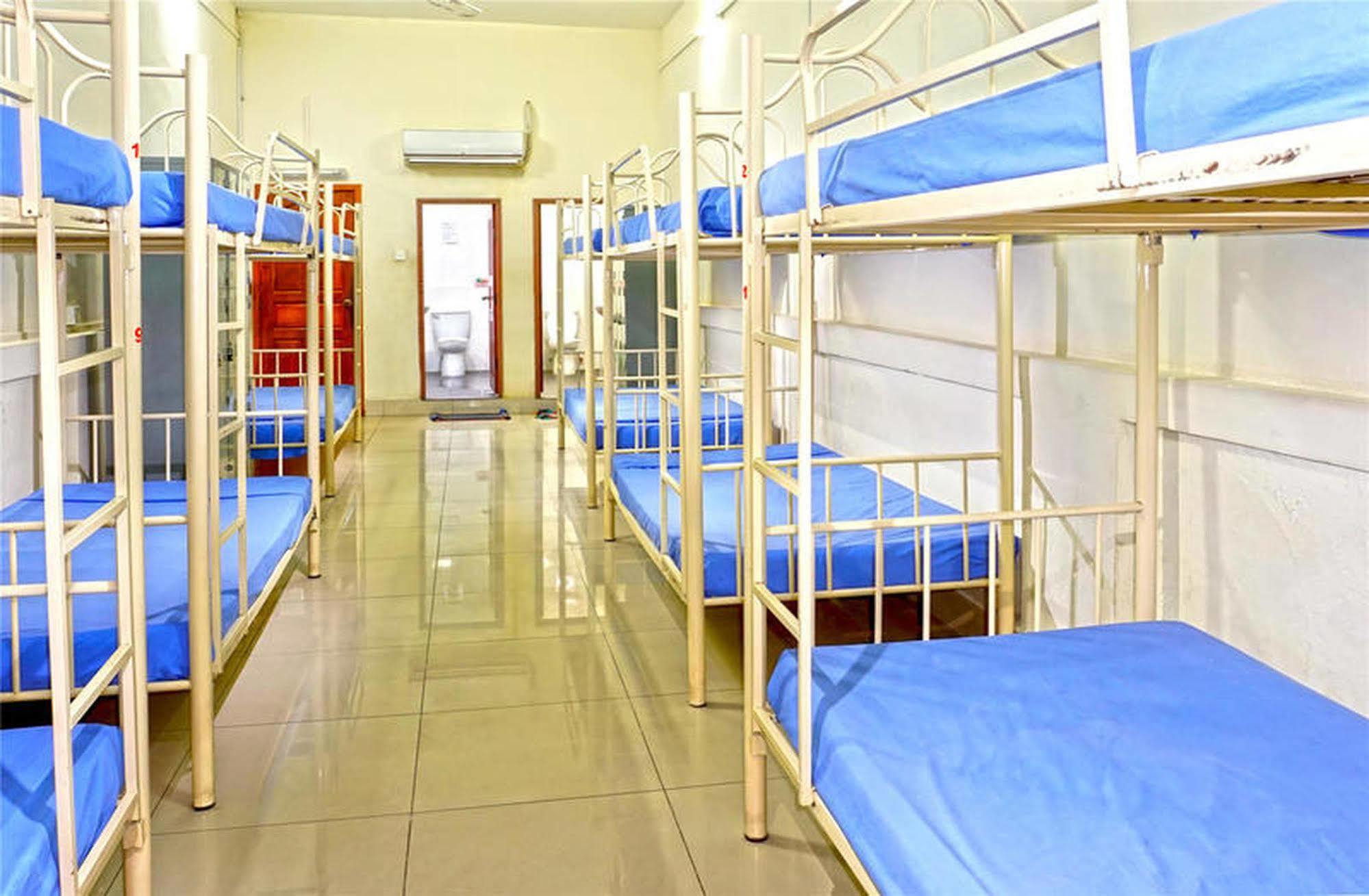 Riverside Backpackers Phnom Penh Dış mekan fotoğraf